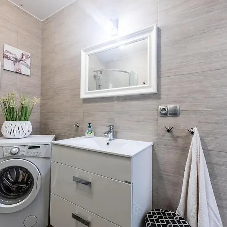Victus Cozy With Underground Parking By Renters Sopot